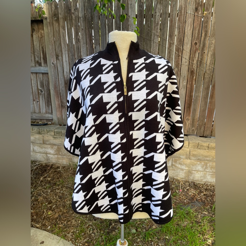 Anne Klein Black and White houndstooth cape sweater poncho classic career L